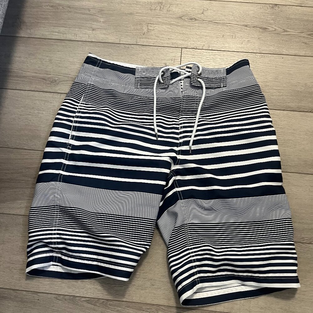 3/$20 Gap Mens Blue & White Striped Board Shorts Size Small EUC!!!